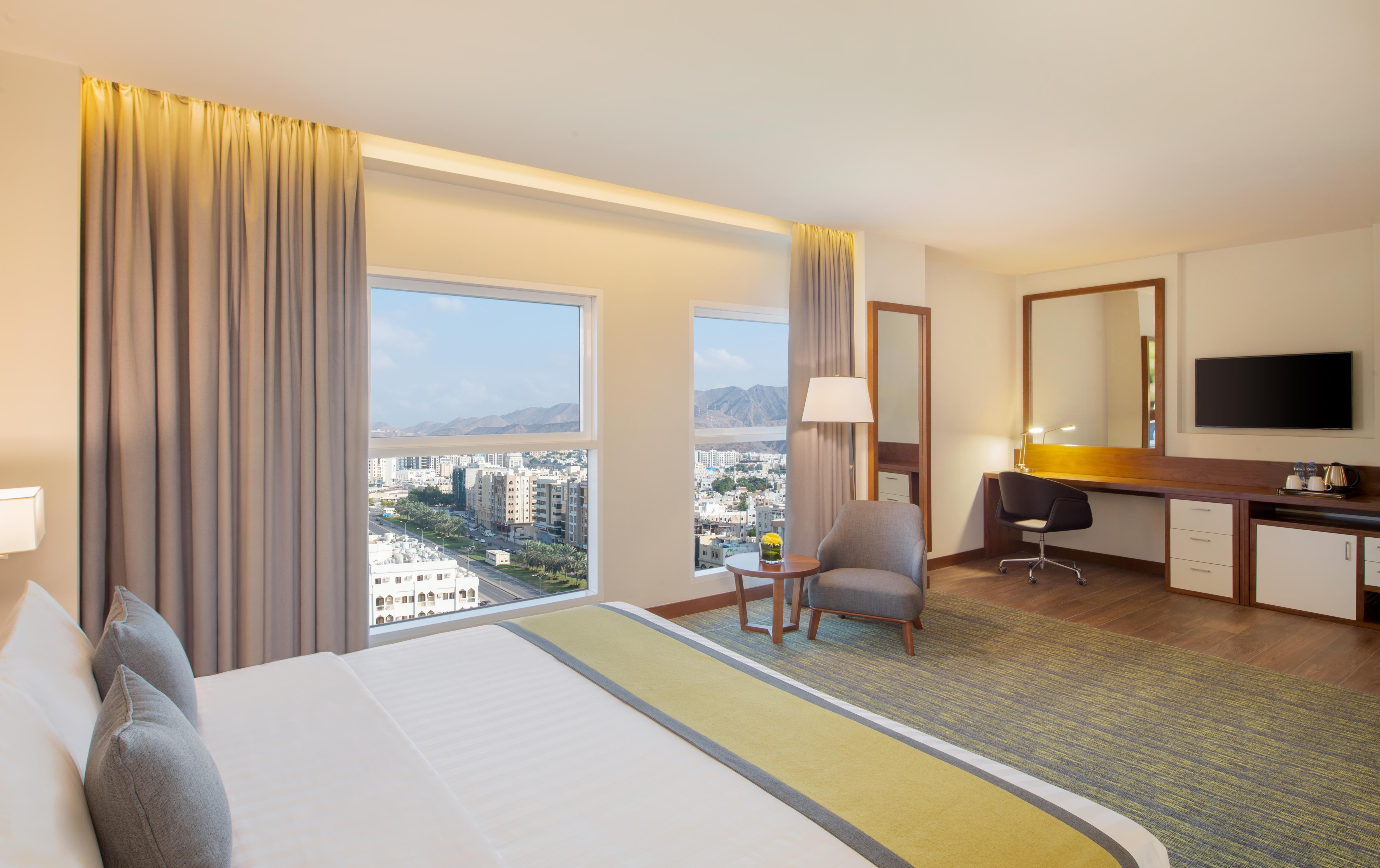 Wyndham Garden Muscat Al Khuwair Hotel Bagian luar foto